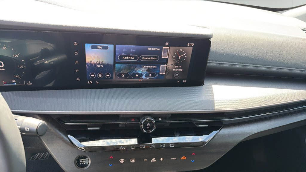 Used 2025 Nissan Murano SV AWD/4WD image 23