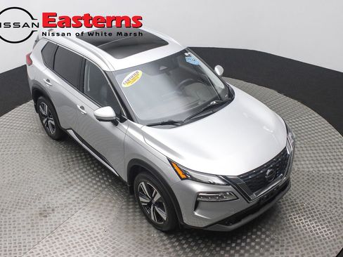 Used 2021 Nissan Rogue SL image 3