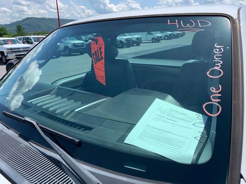 Used 2015 Ford F250 XL w/ Power Equipment Group image 4