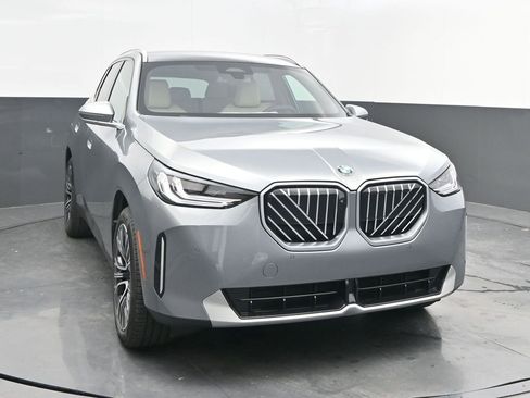 Used 2025 BMW X3 xDrive30i w/ Premium Package image 9