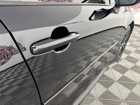 Used 2023 Toyota Corolla SE w/ SE Premium Package image 29