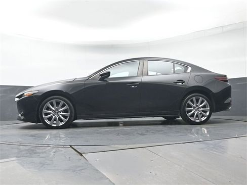 Used 2019 MAZDA MAZDA3 Sedan image 27