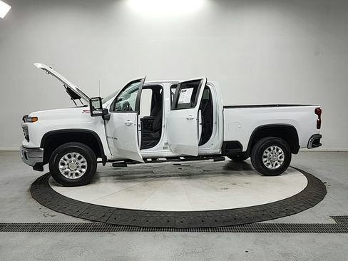 Used 2025 Chevrolet Silverado 2500 LT AWD/4WD image 12