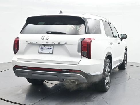 Used 2024 Hyundai Palisade Limited FWD image 6