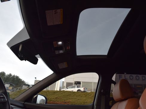 Used 2025 Kia Telluride SX Prestige X-Line image 11