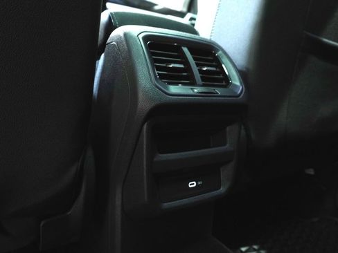 Certified 2025 Volkswagen Taos SEL AWD/4WD image 13