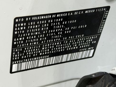Used 2025 Volkswagen Taos SE FWD image 32