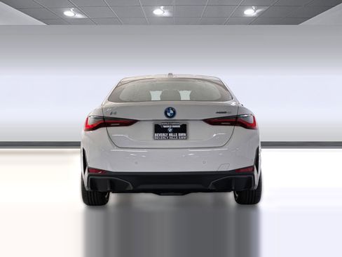 Used 2025 BMW i4 eDrive40 w/ Parking Assistance Package image 9