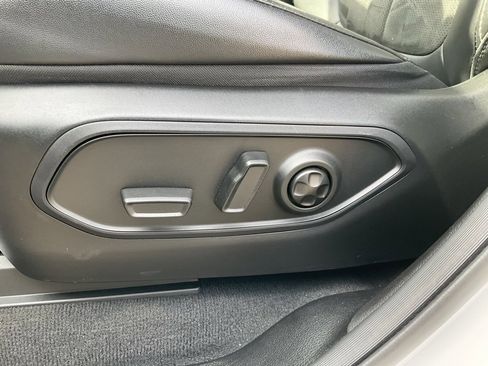 Used 2023 Jeep Grand Cherokee Altitude image 19