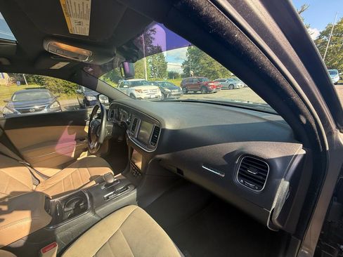 Used 2014 Dodge Charger SXT RWD image 24