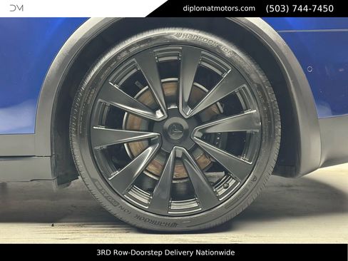 Used 2022 Tesla Model X image 40