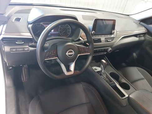 Certified 2025 Nissan Altima 2.5 SV FWD image 16