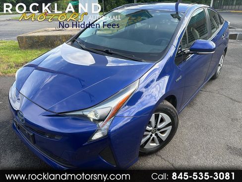 Used 2018 Toyota Prius Two w/ Prius Two Safety Plus Package FWD image 1