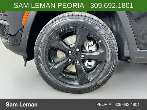 New 2025 Jeep Grand Cherokee L Limited w/ Luxury Tech Group II image 32