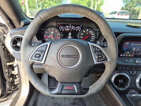Used 2022 Chevrolet Camaro SS RWD image 10