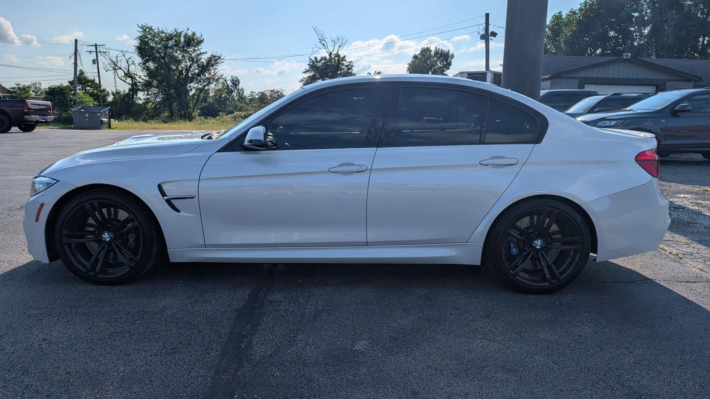 Used 2017 BMW M3 RWD image 2