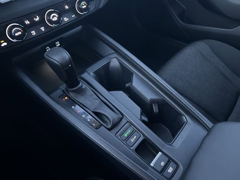 Certified 2024 Honda Accord EX image 27