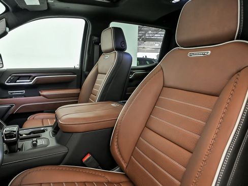 New 2026 GMC Sierra 1500 Denali Ultimate AWD/4WD image 9