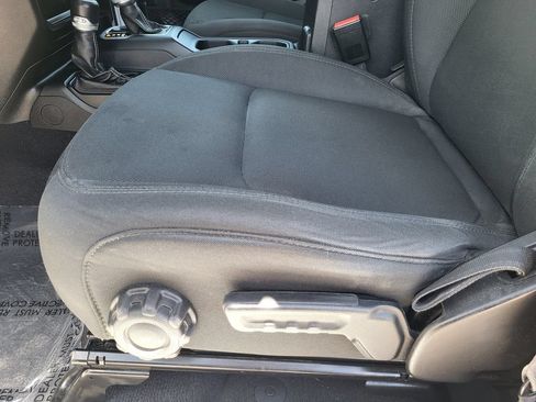 Used 2021 Jeep Wrangler Unlimited Sahara AWD/4WD image 18