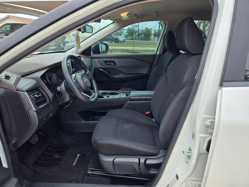 Used 2023 Nissan Rogue S FWD image 9