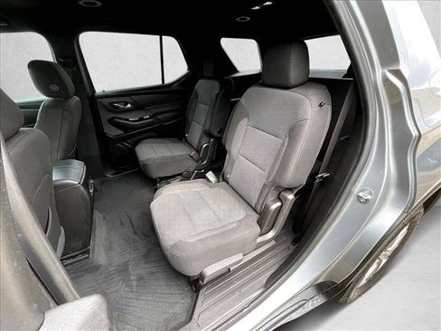 Used 2023 Chevrolet Traverse LT FWD image 28
