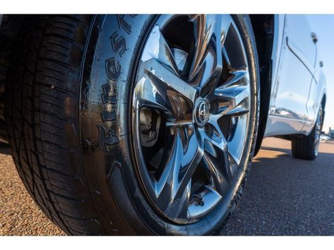 Used 2018 Toyota Highlander Limited Platinum image 9