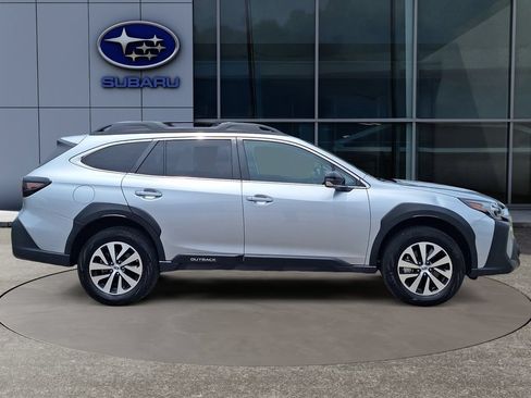 Certified 2024 Subaru Outback Premium AWD/4WD image 9