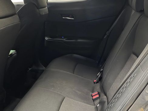 Used 2018 Toyota C-HR XLE image 24