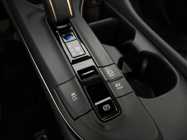 Certified 2023 Toyota Crown AWD/4WD image 31