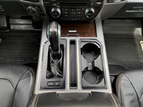 Used 2016 Ford F150 Platinum w/ Equipment Group 701A Luxury AWD/4WD image 37