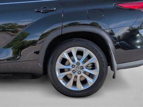 Used 2020 Toyota Highlander Limited AWD/4WD image 19