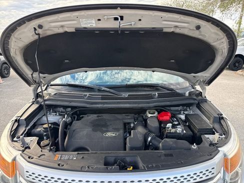 Used 2014 Ford Explorer XLT w/ Equipment Group 202A image 29