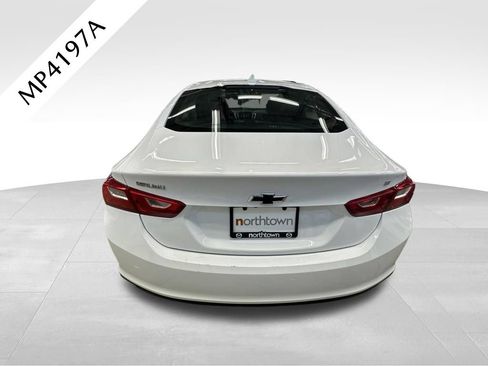 Used 2017 Chevrolet Malibu LT FWD image 35