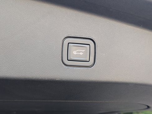 Used 2024 Cadillac Lyriq Sport RWD image 20