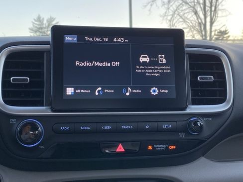 New 2025 Hyundai Venue SEL image 15