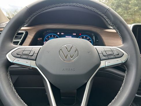 New 2026 Volkswagen Atlas SE image 24