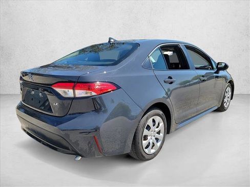 Used 2025 Toyota Corolla LE image 5