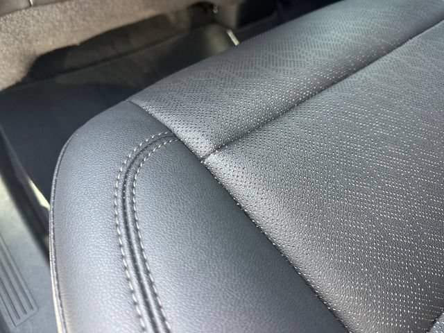 Used 2025 Chevrolet Equinox LT w/ Convenience Package II AWD/4WD image 16