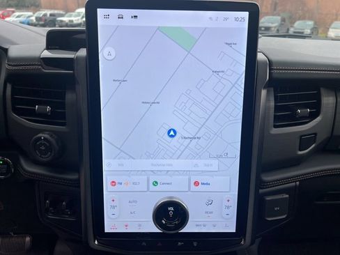 Used 2024 Ford Expedition Platinum image 38