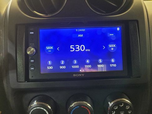 Used 2015 Jeep Patriot High Altitude AWD/4WD image 25