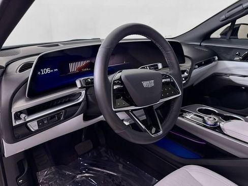 Used 2024 Cadillac Lyriq Luxury image 12