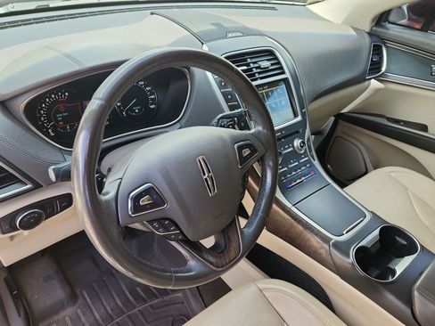 Used 2016 Lincoln MKX Reserve FWD image 4