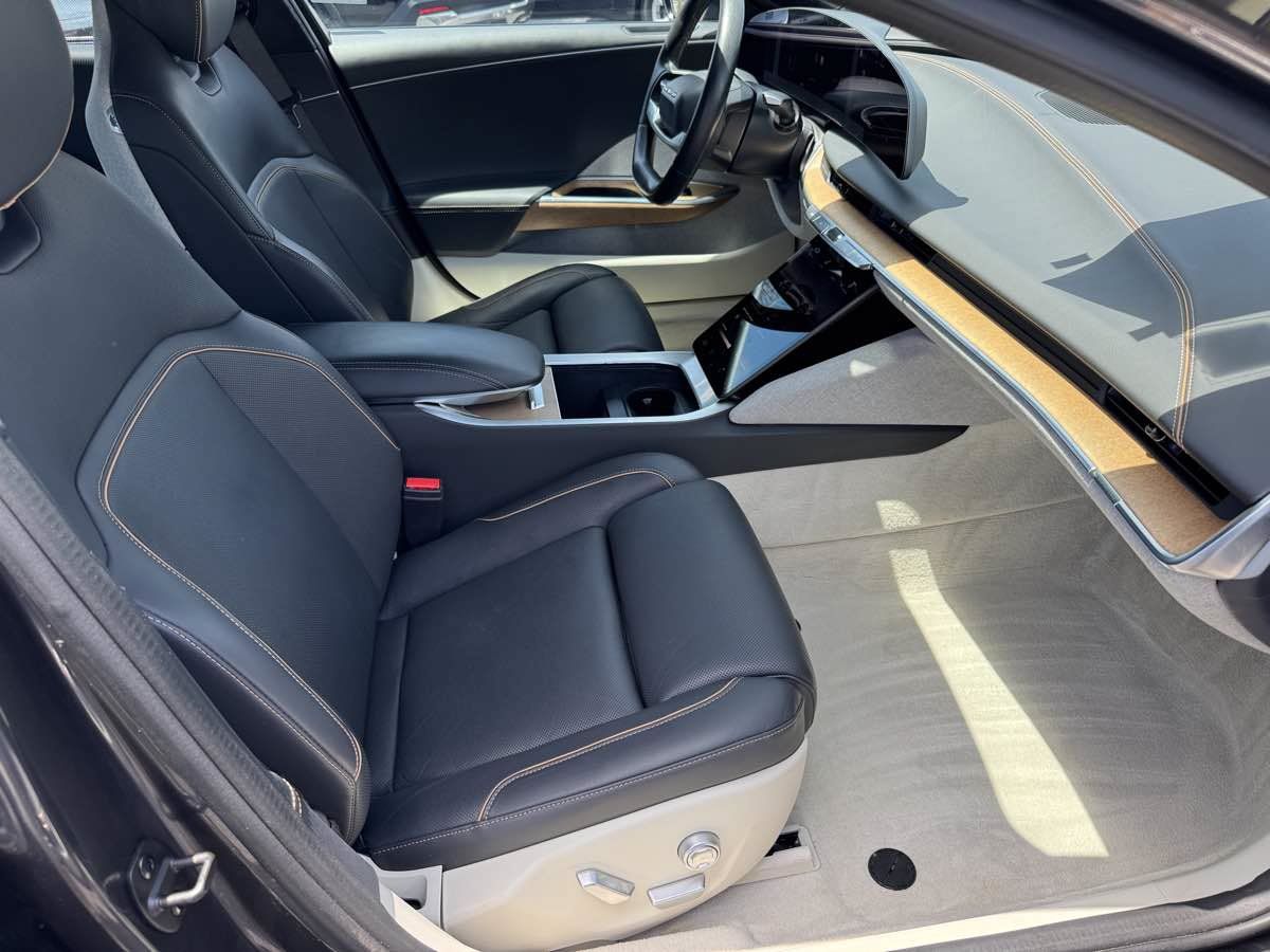 Used 2024 Lucid Air Pure RWD image 16