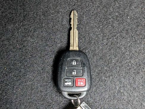 Used 2017 Toyota Corolla SE image 31