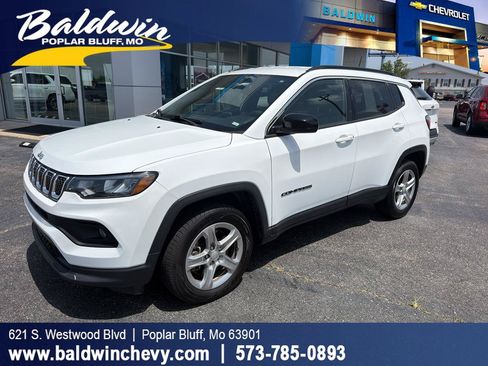 Used 2024 Jeep Compass Latitude AWD/4WD image 1