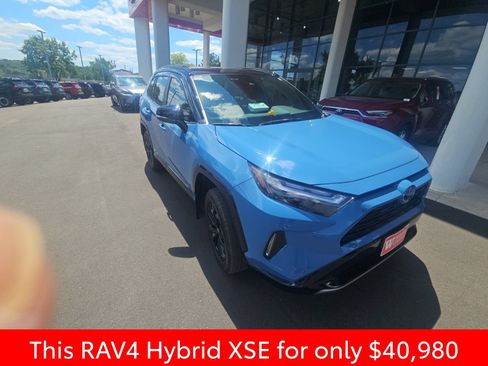 Used 2024 Toyota RAV4 XSE AWD/4WD image 3