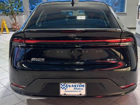 Used 2024 Toyota Prius LE image 6