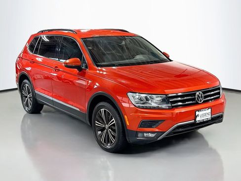 Used 2018 Volkswagen Tiguan SE w/ 18" Alloy Wheels Package image 3