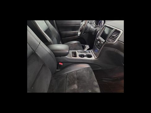 Used 2018 Jeep Grand Cherokee Altitude image 18