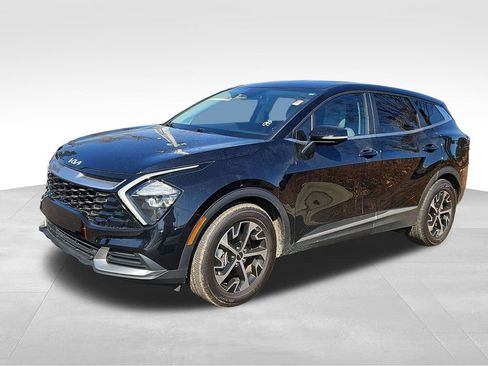 Used 2023 Kia Sportage EX image 3